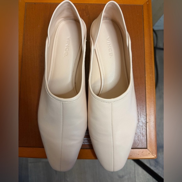 Vince Women’s Beige Real Leather Slip On Flats - Square Toe. Size: 8 - Picture 3 of 5